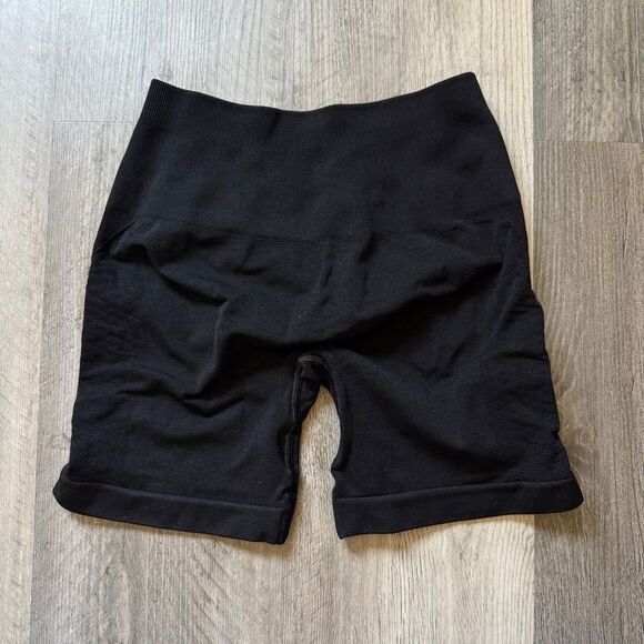 Alphalete Amplify Contour Short 5” Black High Rise Gym Workout - Picture 3 of 12